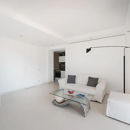 Luxury Designer Loft In Capri's Piazzetta *