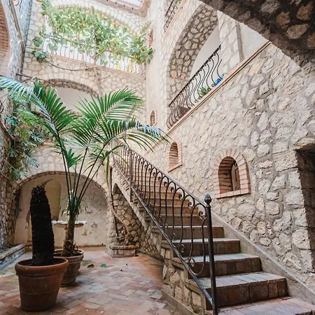 Luxury Designer Loft In Capri's Piazzetta *